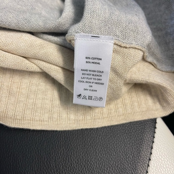 Lilla|P Red and Gray V Neck Sweater - Size L - Picture 10 of 10